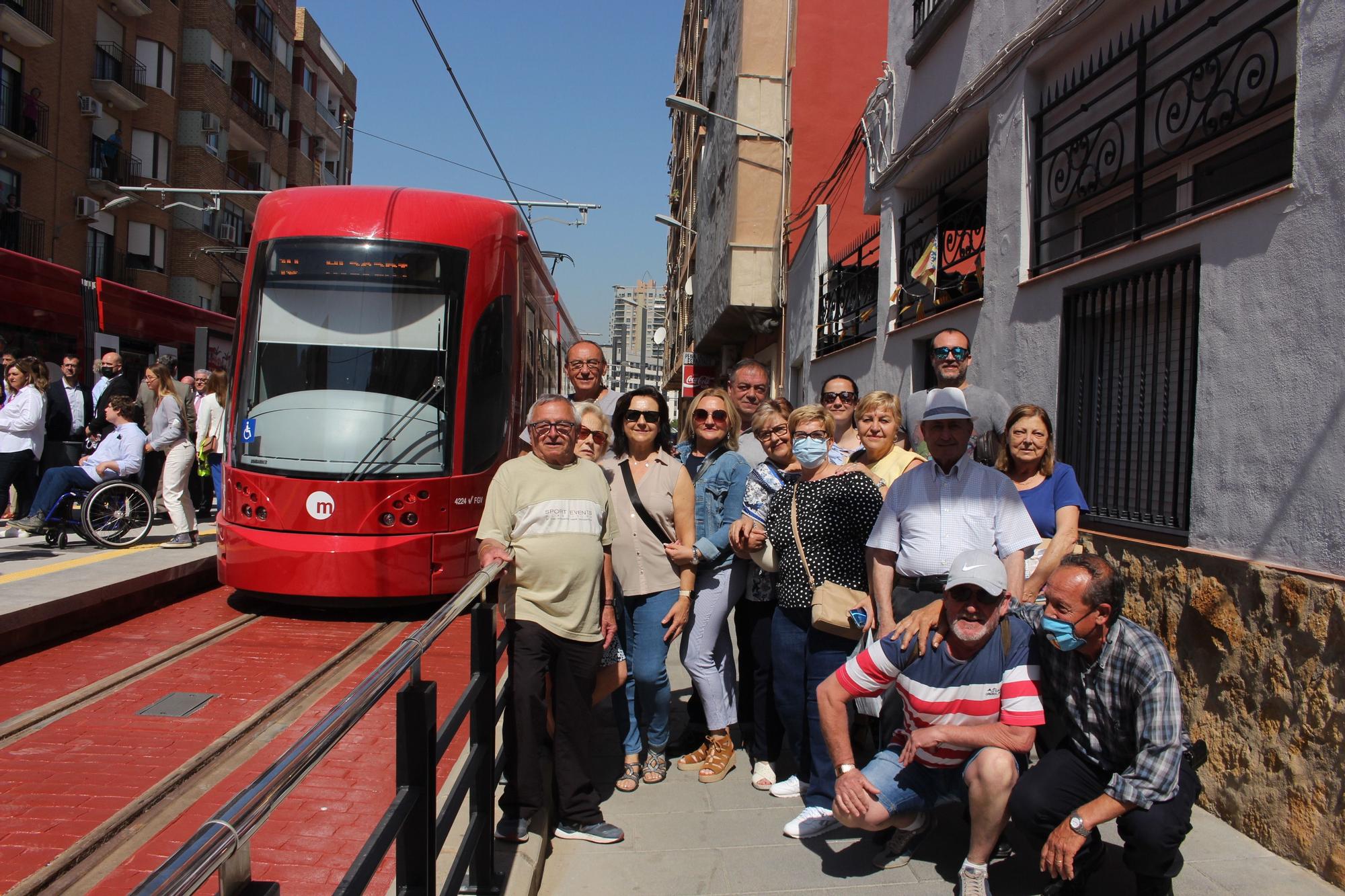 El pueblo de Natzaret estrena en tranvía