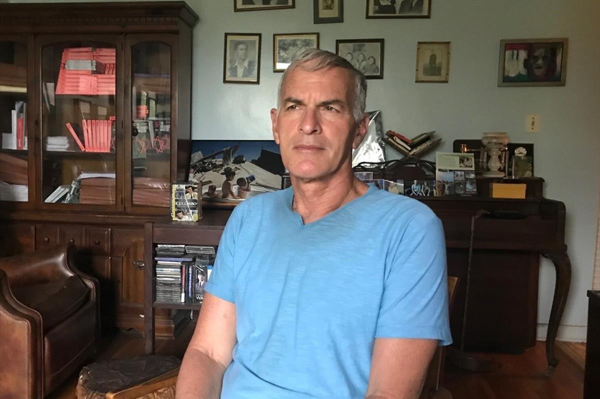 El académico y escritor Norman Finkelstein, en su casa neoyorkina de Coney Island. El académico y escritor Norman Finkelstein, en su casa neoyorkina de Coney Island.