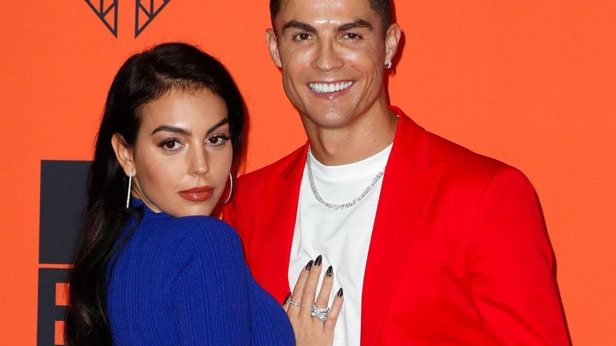 Cristiano Ronaldo y Georgina Rodríguez se marcan un 'gender reveal' al más puro estilo Instagram