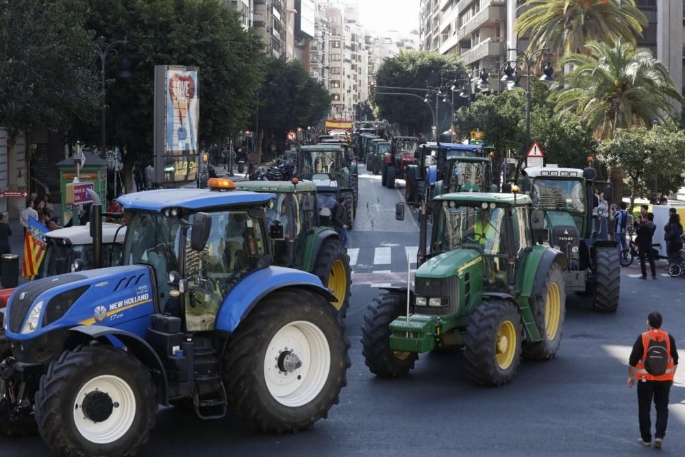 La tractorada en València desde la calle Colón hasta Porta de la Mar