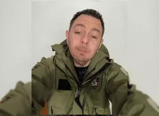 El bombero herido que estuvo tres horas cabeza abajo esperando por el helicóptero en Maceda: «Pensaba que ya no saldría con vida»