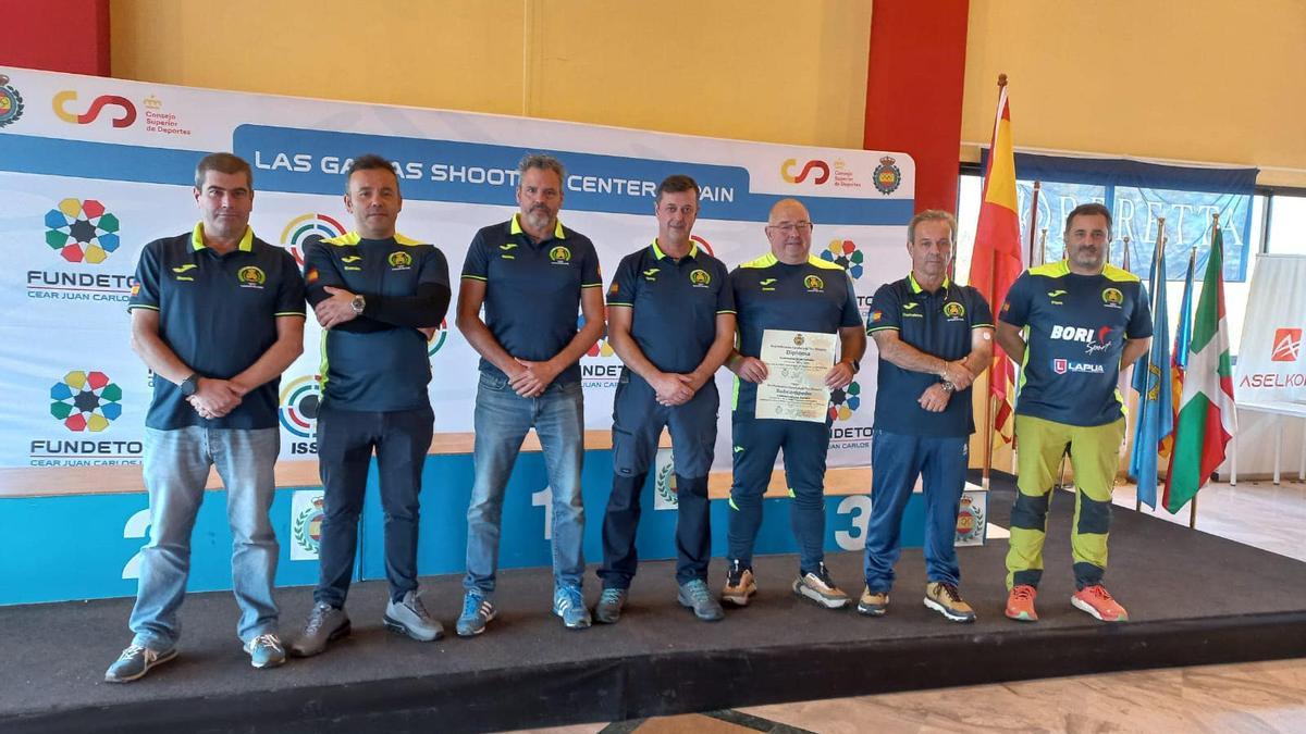 Los integrantes del equipo cangués.