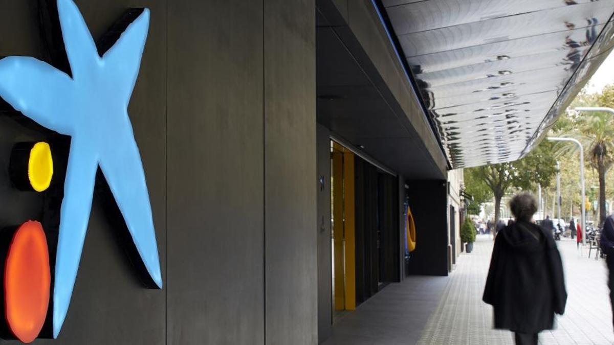 CaixaBank reduce el ERE y los sindicatos convocan hoy paros