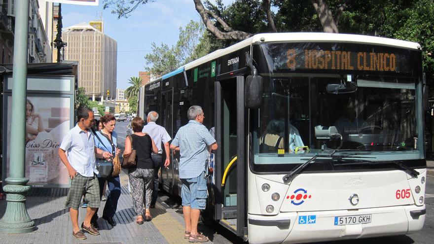 Desde este viernes, el autobús urbano es gratis para los pensionistas.