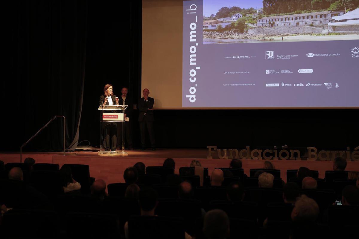 La conselleira de Medio Ambiente e Cambio Climático, Ángeles Vázquez, destacando el potencial del catálogo.