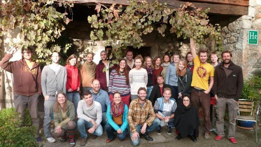 Los participantes en el curso europeo de Collía (Parres).