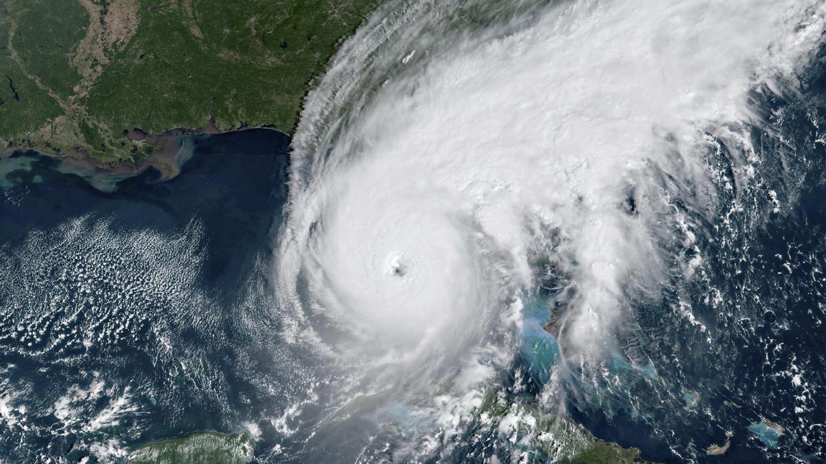El ojo del huracán &#039;Ian&#039; toca tierra en Florida.