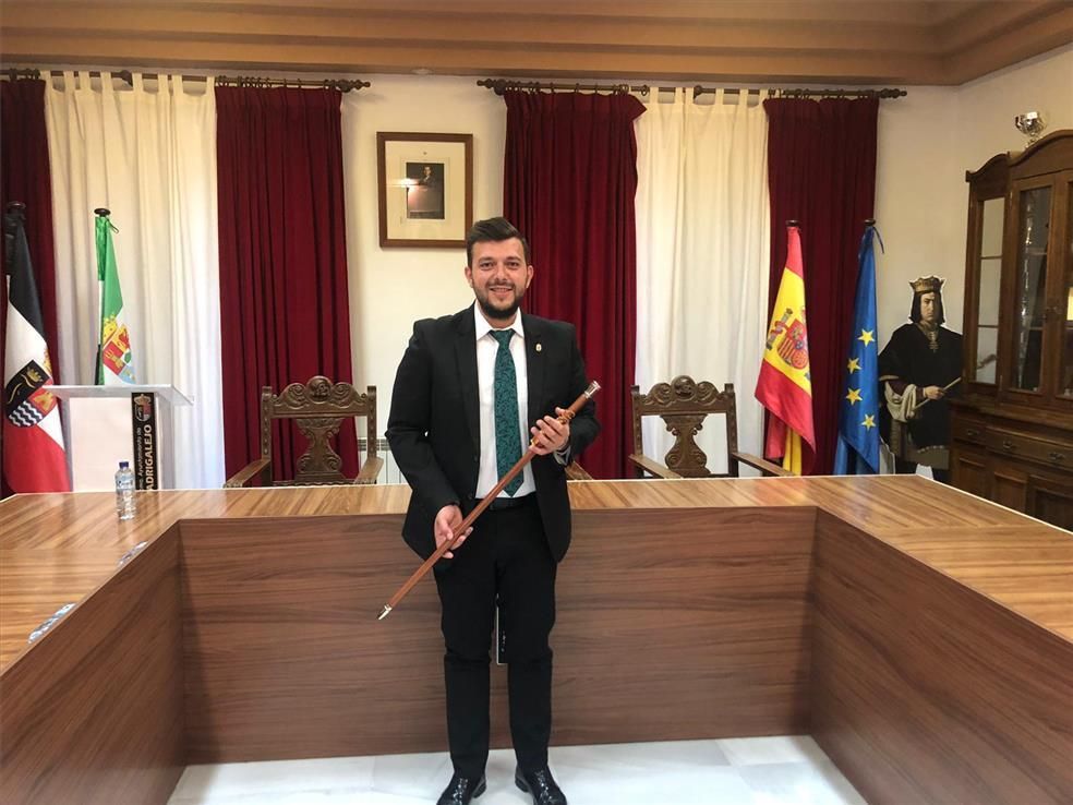 Resumen de las investiduras en Extremadura