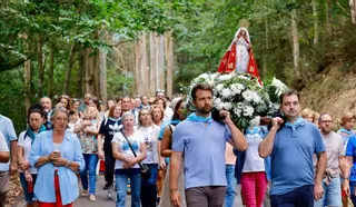 La derecha sintoniza en la procesión del Viso
