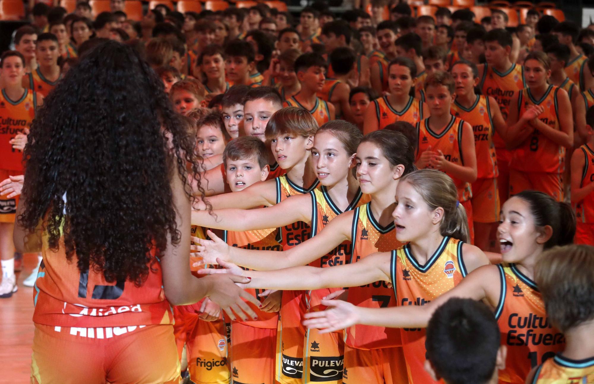 Presentación del Valencia Basket en La Fonteta