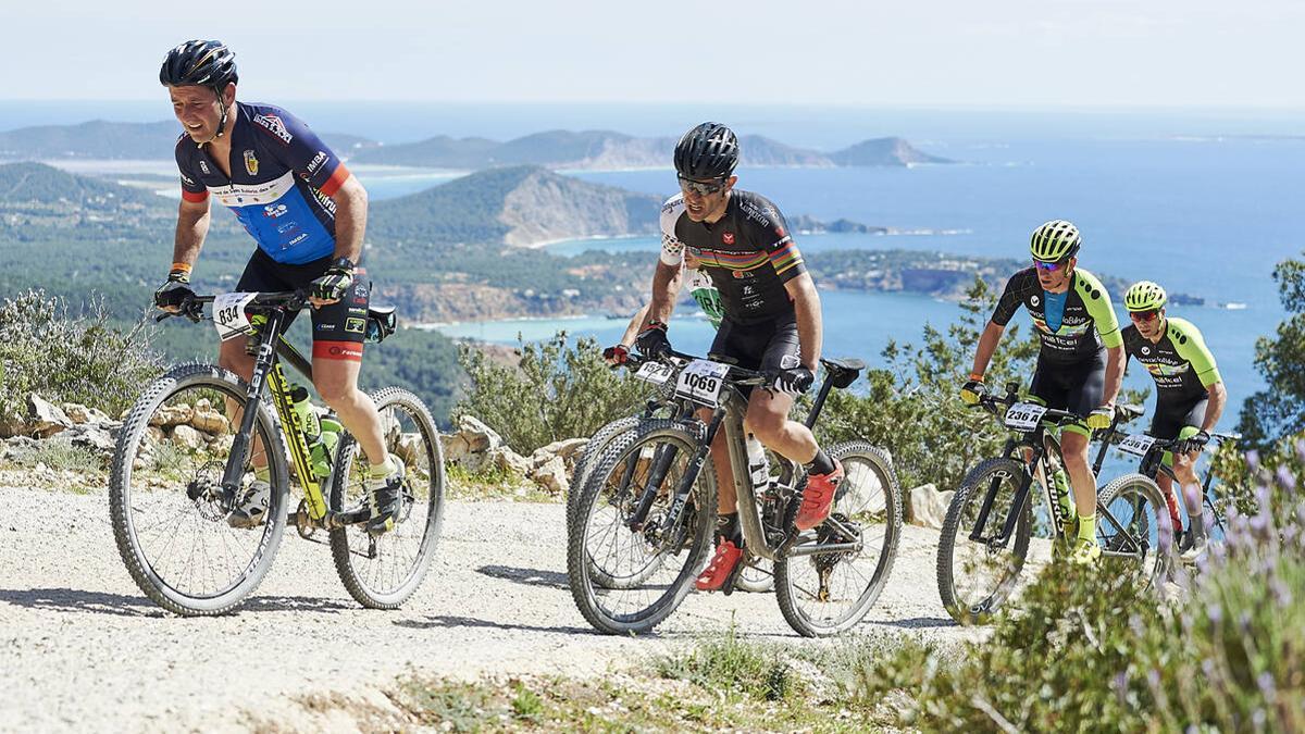 Ibiza, el escenario ideal de estas 9 pruebas deportivas