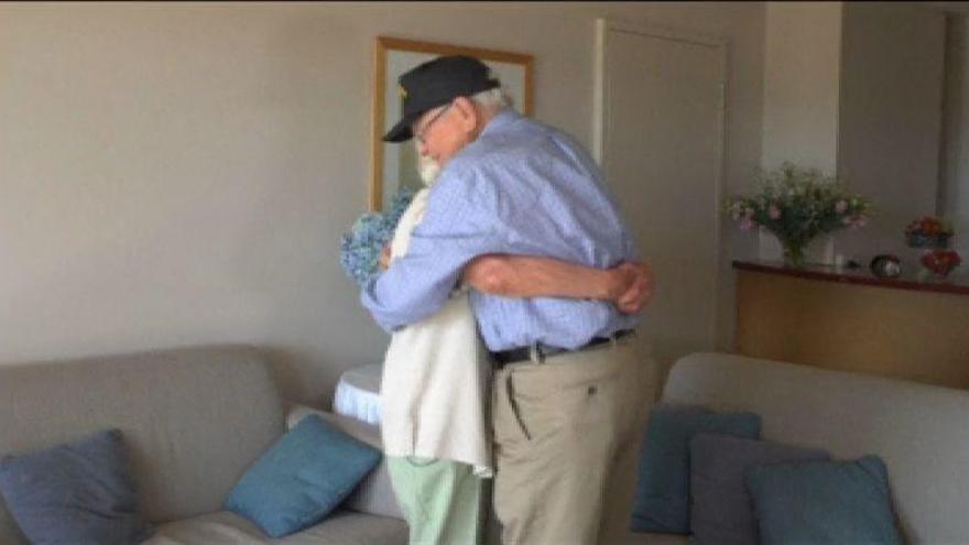 Un veterano de guerra se reencuentra con su antigua novia 70 años después