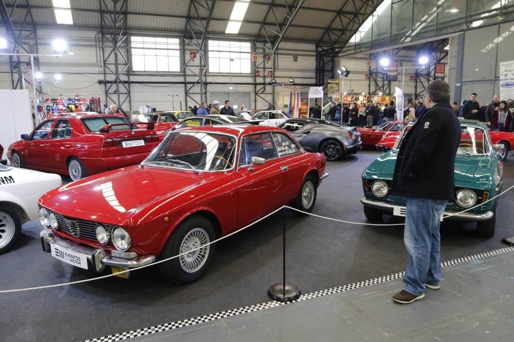 El coche del pasado llega a Vigo. // Alba Villar