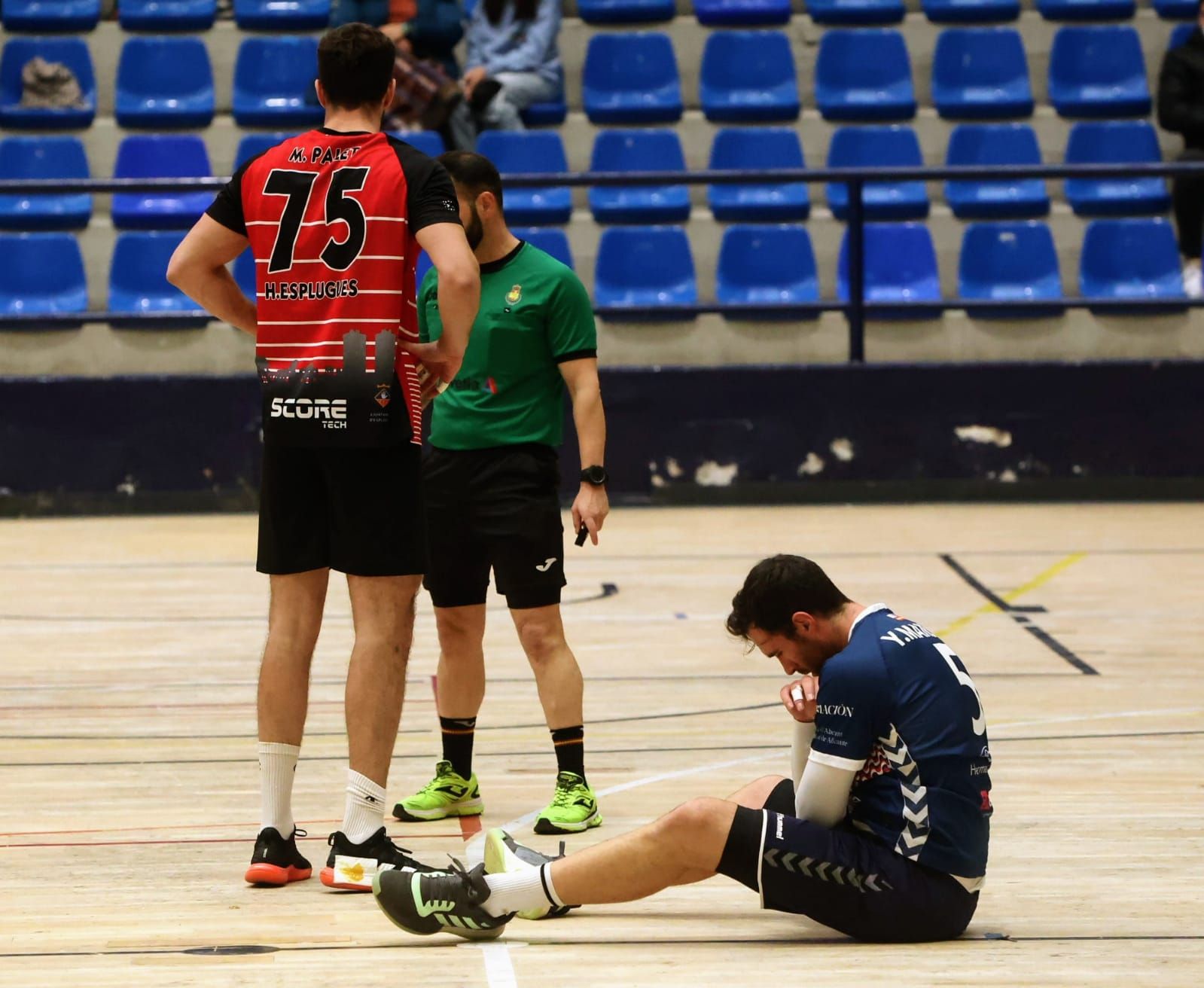 Victoria en balonmano Eon 26 - 20 Esplugues en el Pitiu Rochel de Alicante