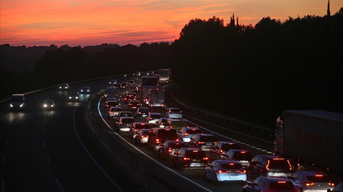 Complicada operación salida en Tarragona a causa de la protesta de los camioneros  que exigen la gratuidad de la AP-7.