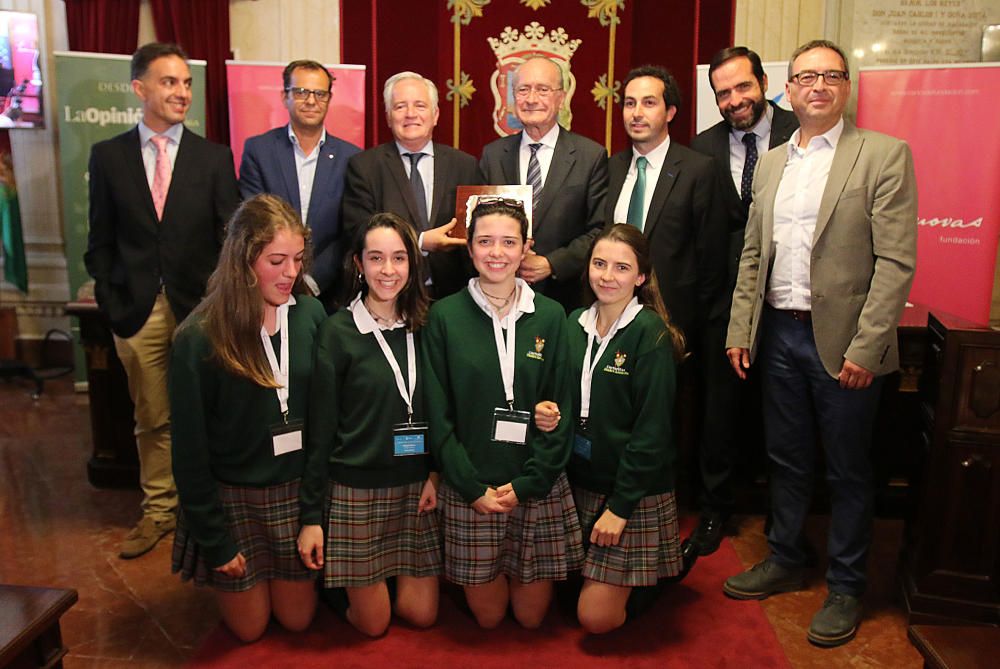 El equipo del colegio Madre Asunción de Malaga, compuesto por las alumnas Carmen Bataller, Belén Cazorla, Raquel Meco y Carmen Coronas, se ha impuesto en el I Torneo de Debate Escolar de Málaga que organiza la Fundación Cánovas con la colaboración de la Obra Social La Caixa, el Ayuntamiento de Málaga y La Opinión de Málaga