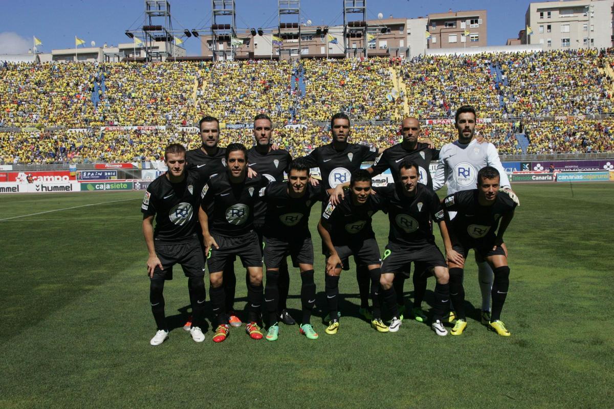 Formación del Córdoba CF que ascendió a Primera en Las Palmas en junio de 2014.