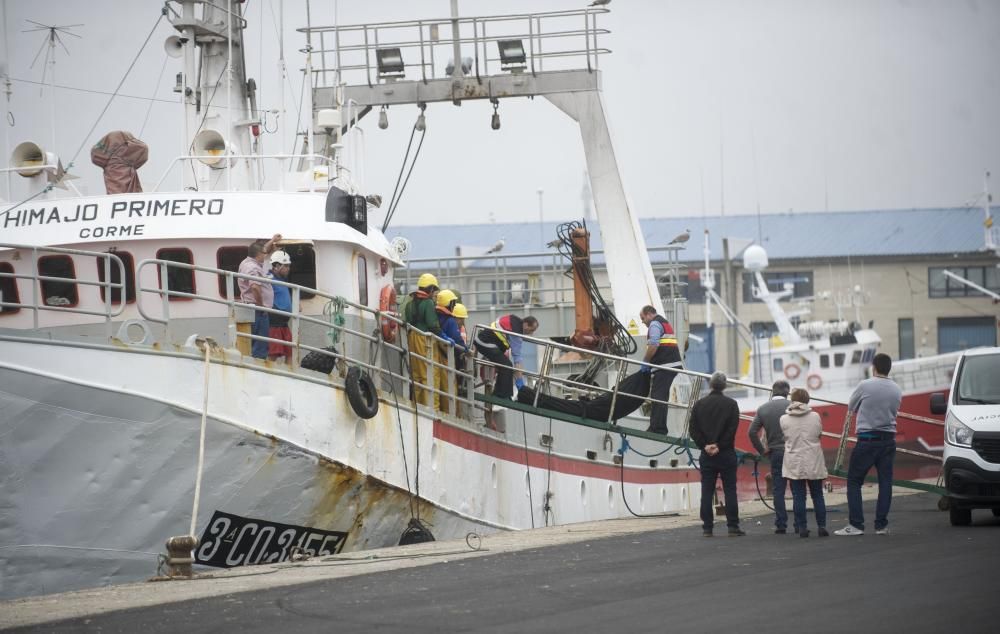 El cuerpo de la víctima fue trasladado al puerto de A Coruña.