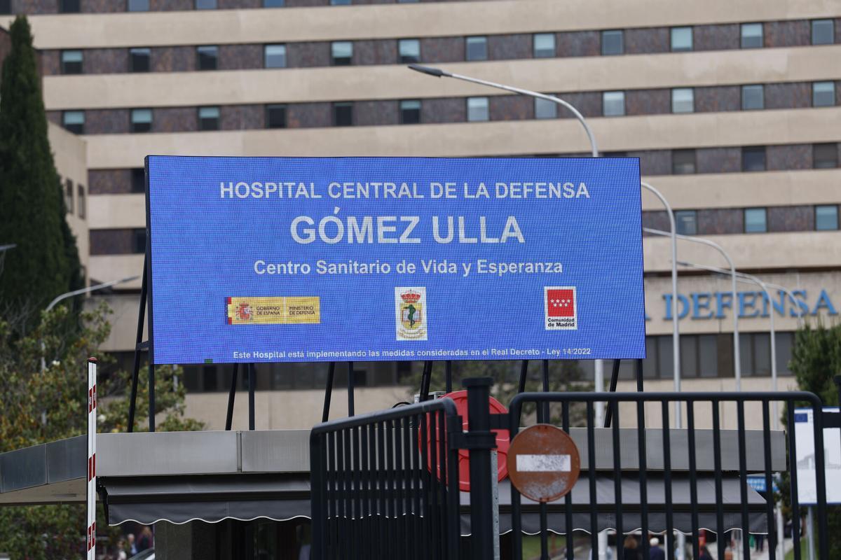 Acceso principal del Hospital Central de la Defensa Gómez Ulla.