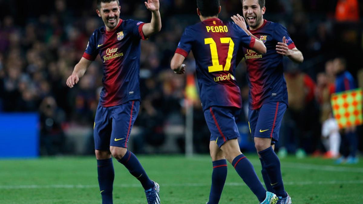 Pedro celebra el gol con Villa (izquierda) y Alba.