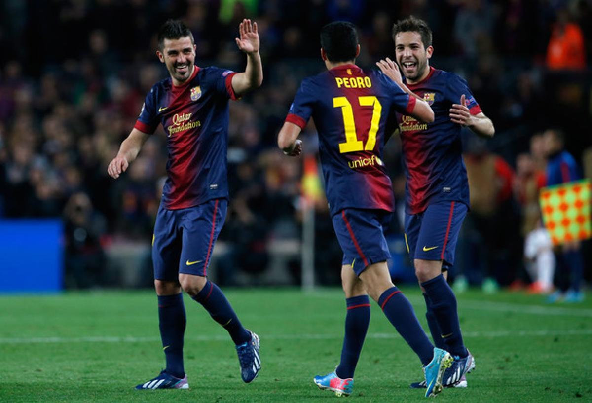 Pedro celebra el gol amb Villa (esquerra) i Alba.