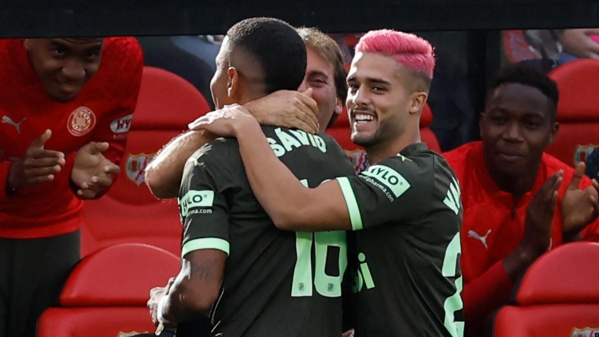 Yan Couto y Savinho celebrando un gol del Girona