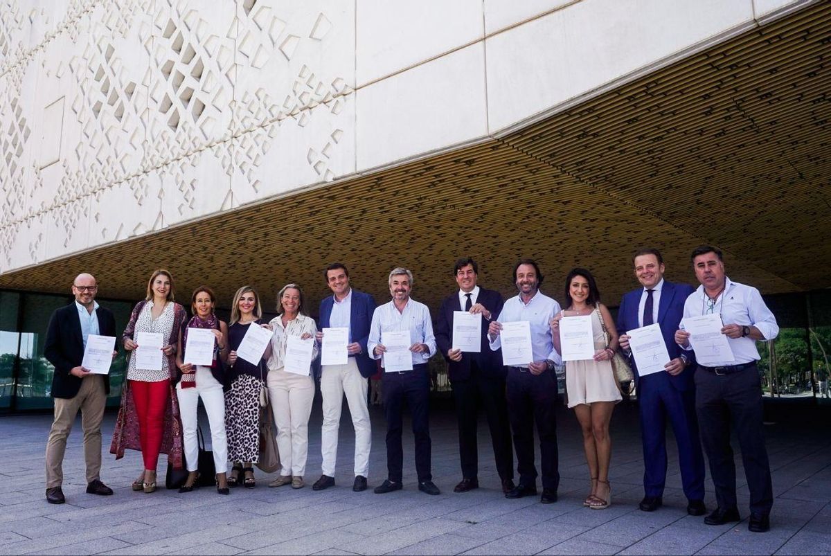 Los concejales del PP, con José María Bellido a la cabeza, han recogido sus credenciales hoy en la Ciudad de la Justicia.