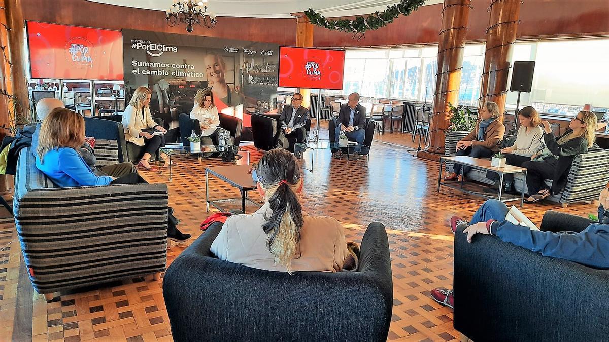 Coca-cola presentó el proyecto Hostelería #PorElClima Vigo en las instalaciones del Real Club Náutico de Vigo.
