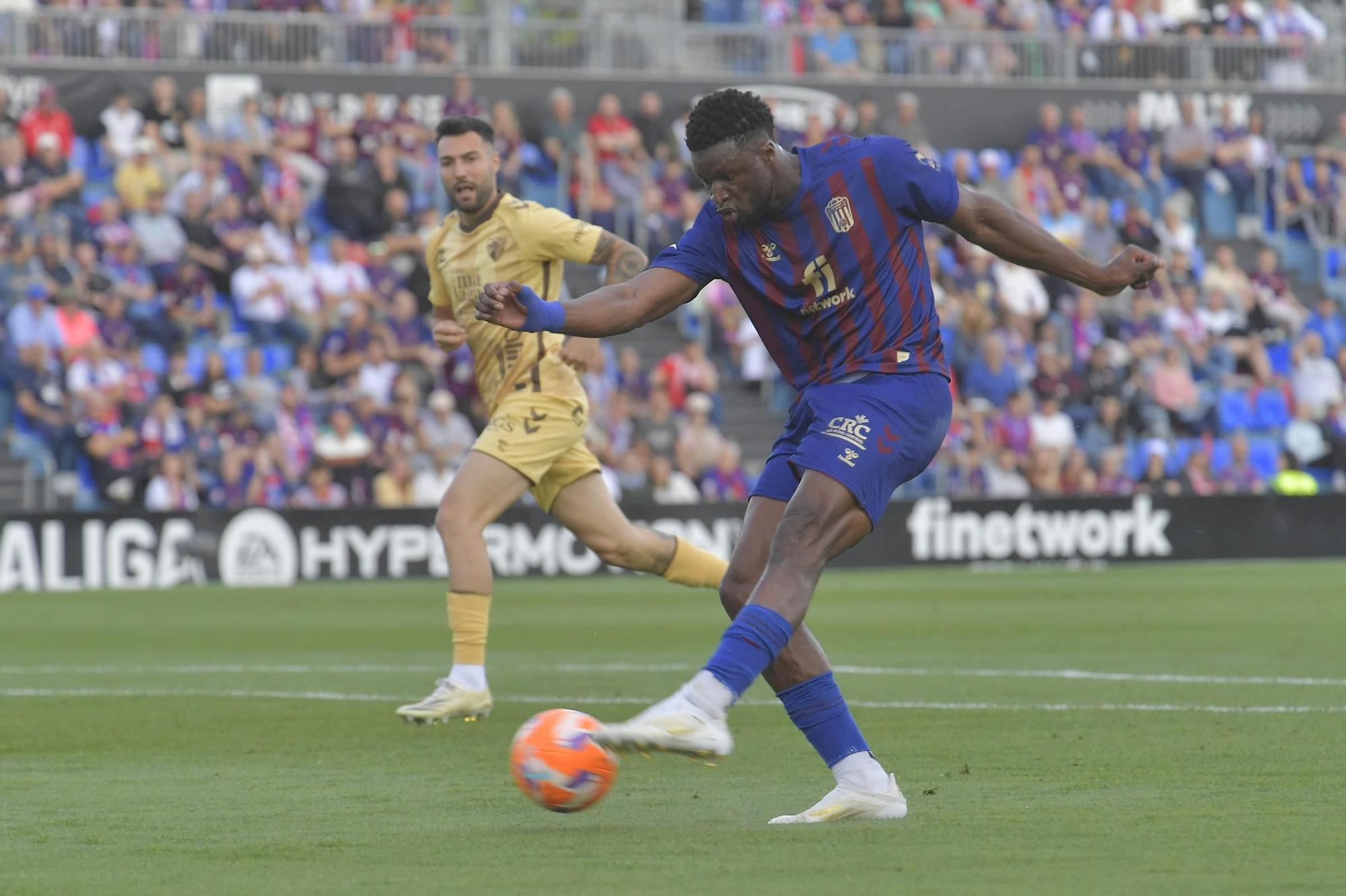 El Eldense salva el primer ‘match ball’ (1-0)