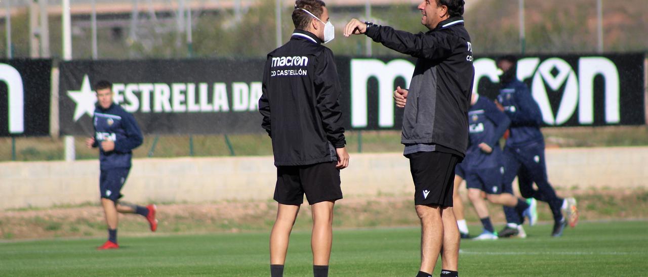Emilio Isierte y Jacint Guimerà dirigieron el entrenamiento de este miércoles en Marina d'Or.