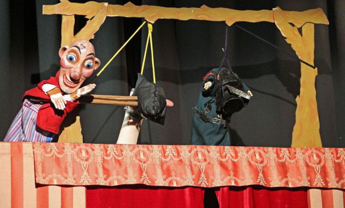 Una actuación con marionetas.