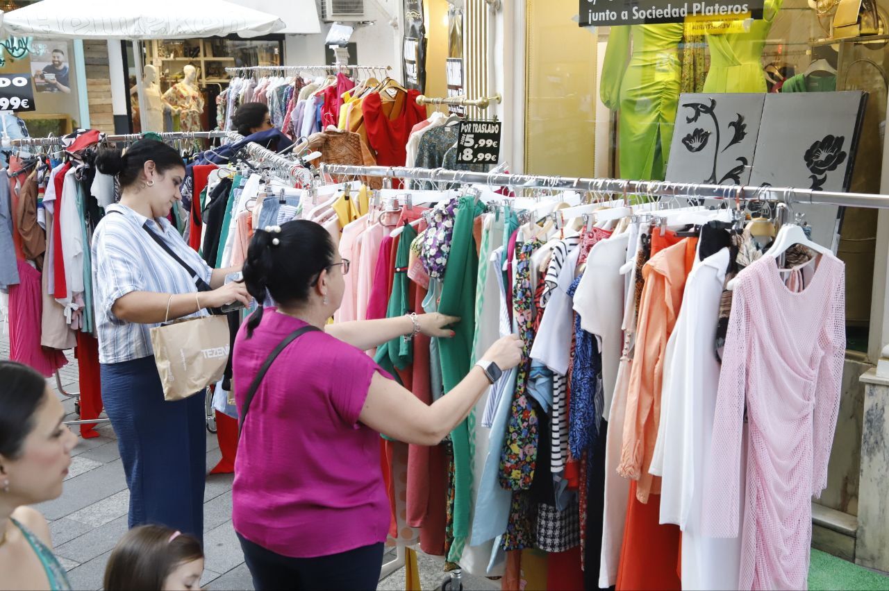 El centro de Córdoba se llena de ambiente en la Shopping Night 2025