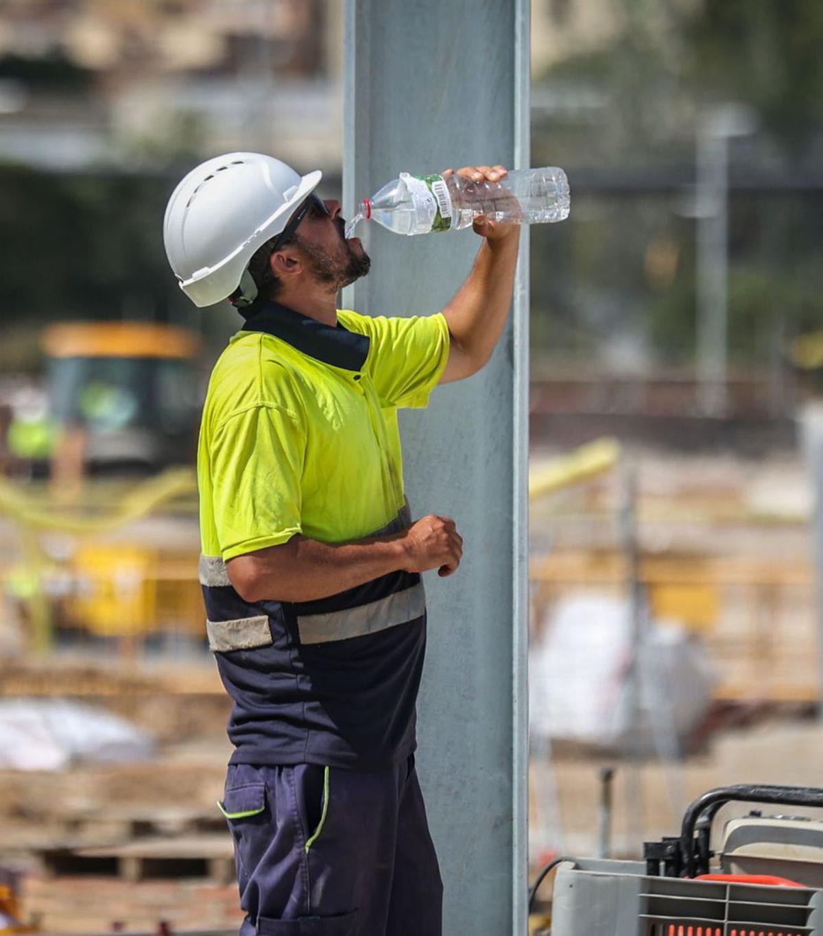 Les onades de calor maten cada any 4.200 treballadors