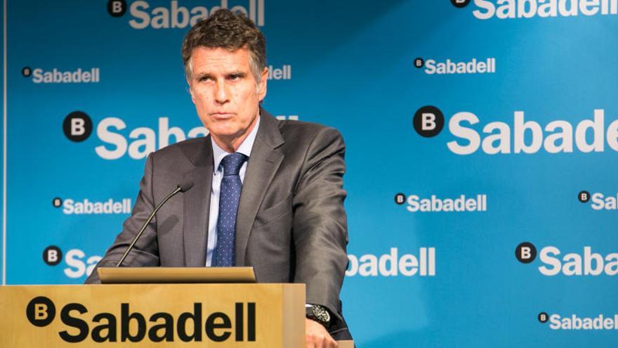 El Sabadell avisa de un posible &quot;cambio de domicilio&quot; si Cataluña se independiza