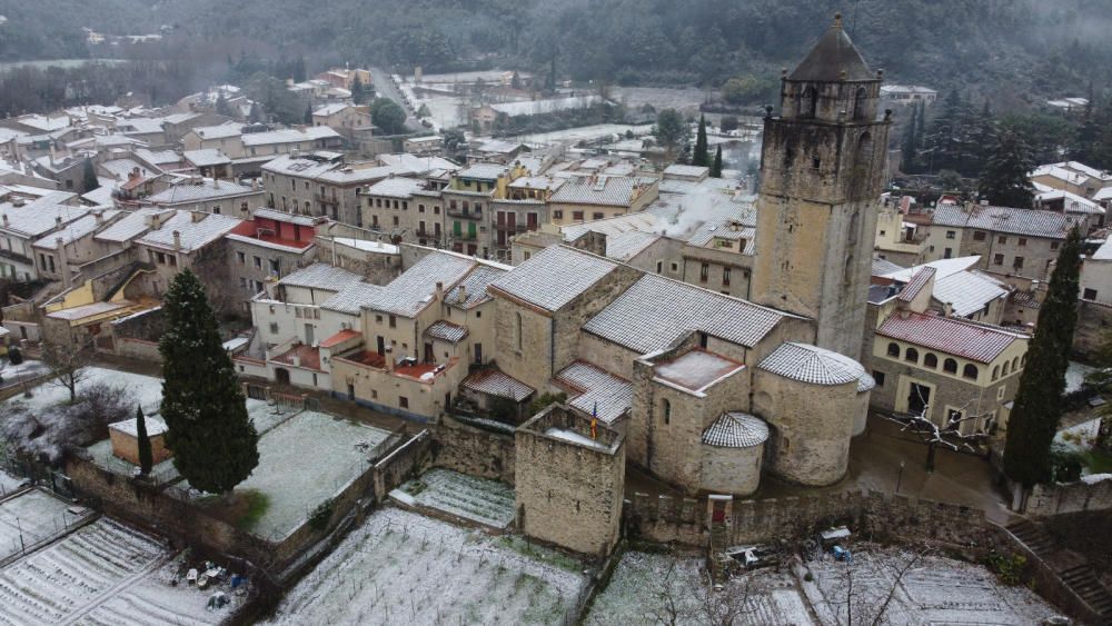 La neu fa acte de presència a l'Alt Empordà