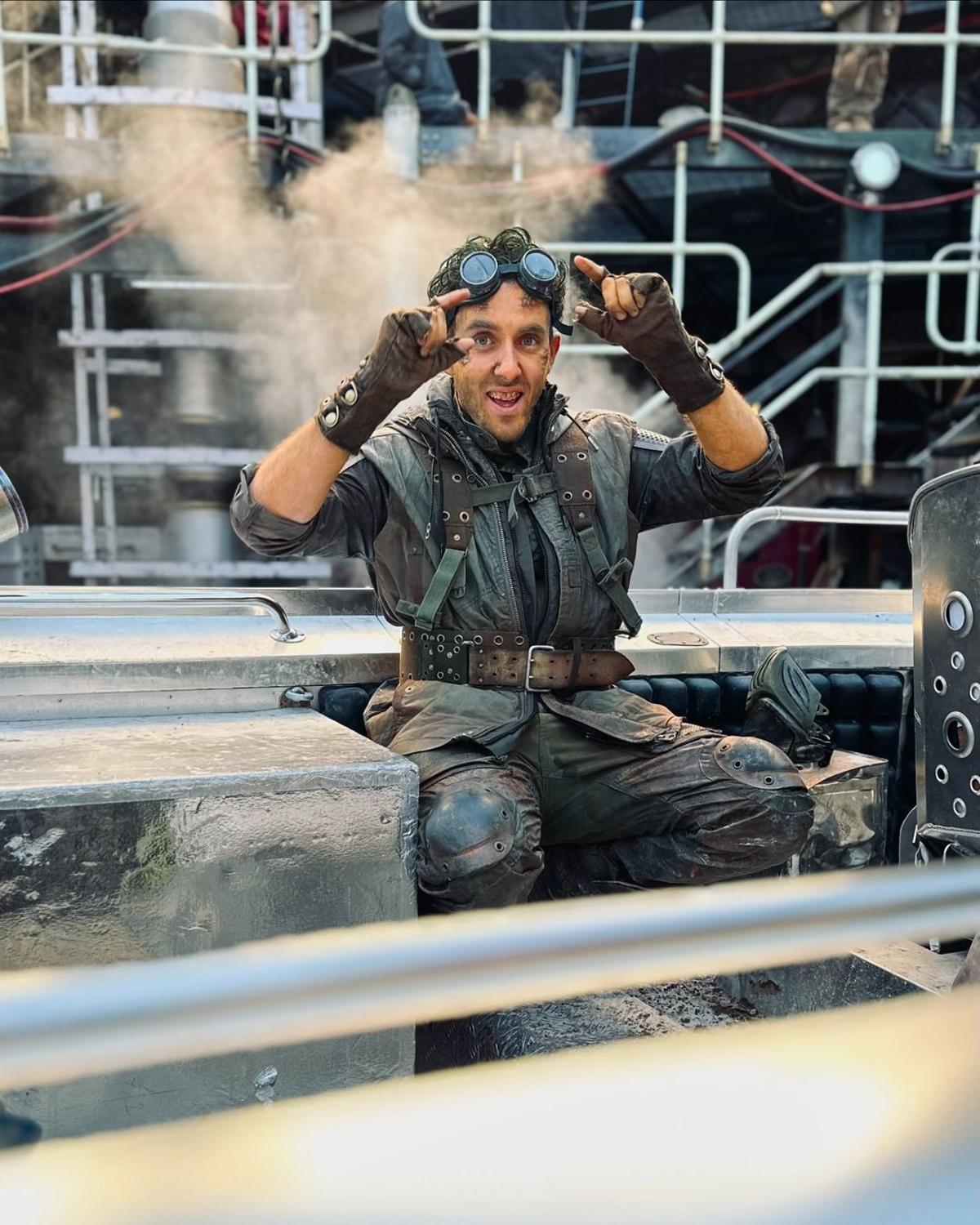 Ramos, en el set de rodaje, caracterizado como Sapo