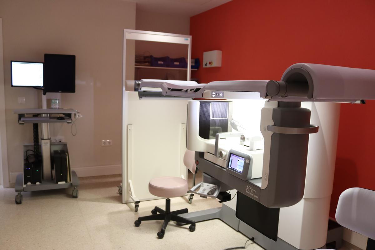 Una de las máquinas utilizadas en el Reina Sofía para la detección del cáncer de mama.