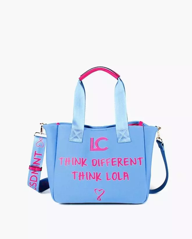 Los bolsos de Lola Casademunt ponen color al verano