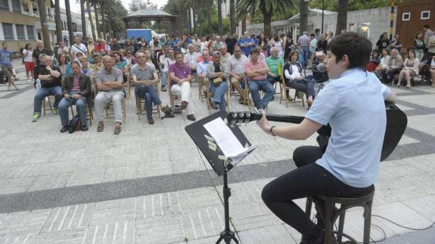 El BNG celebra el Día da Patria con una ofrenda floral a Curros Enríquez