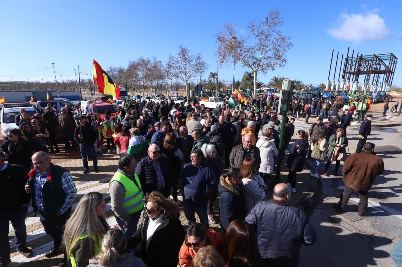 Una tractorada entra en la capital cordobesa para exigir mejoras en el campo