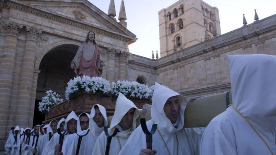 La imagen de Luz y Vida durante una salida procesional. | J. L. F.