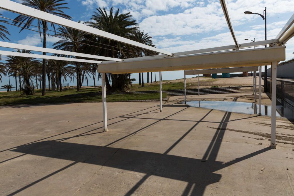 La playa de València es un desierto