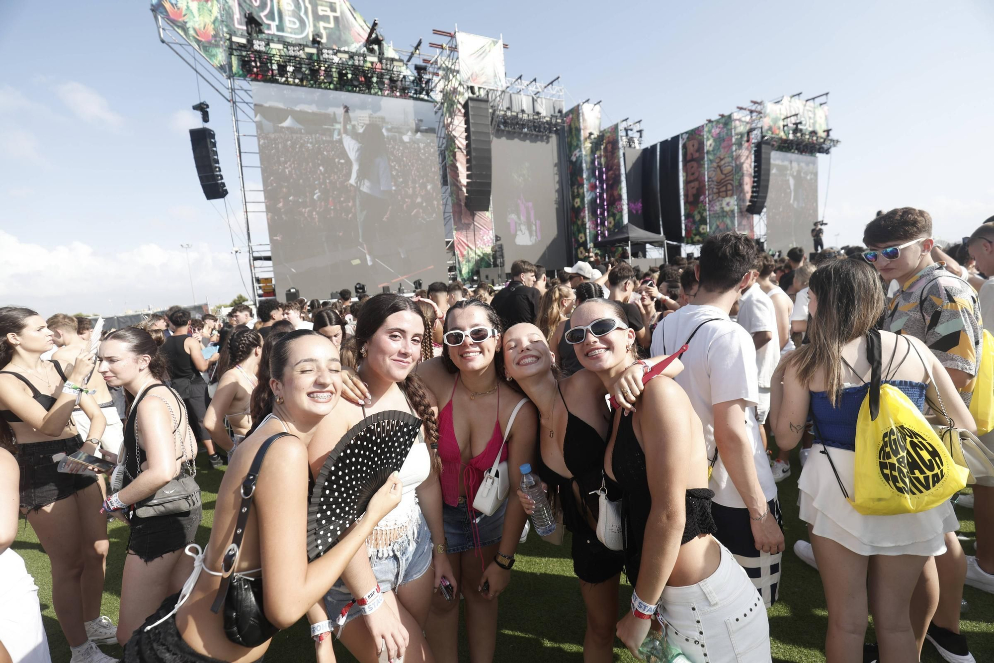Las imágenes del primer día del Reggaeton Beach Festival 2025