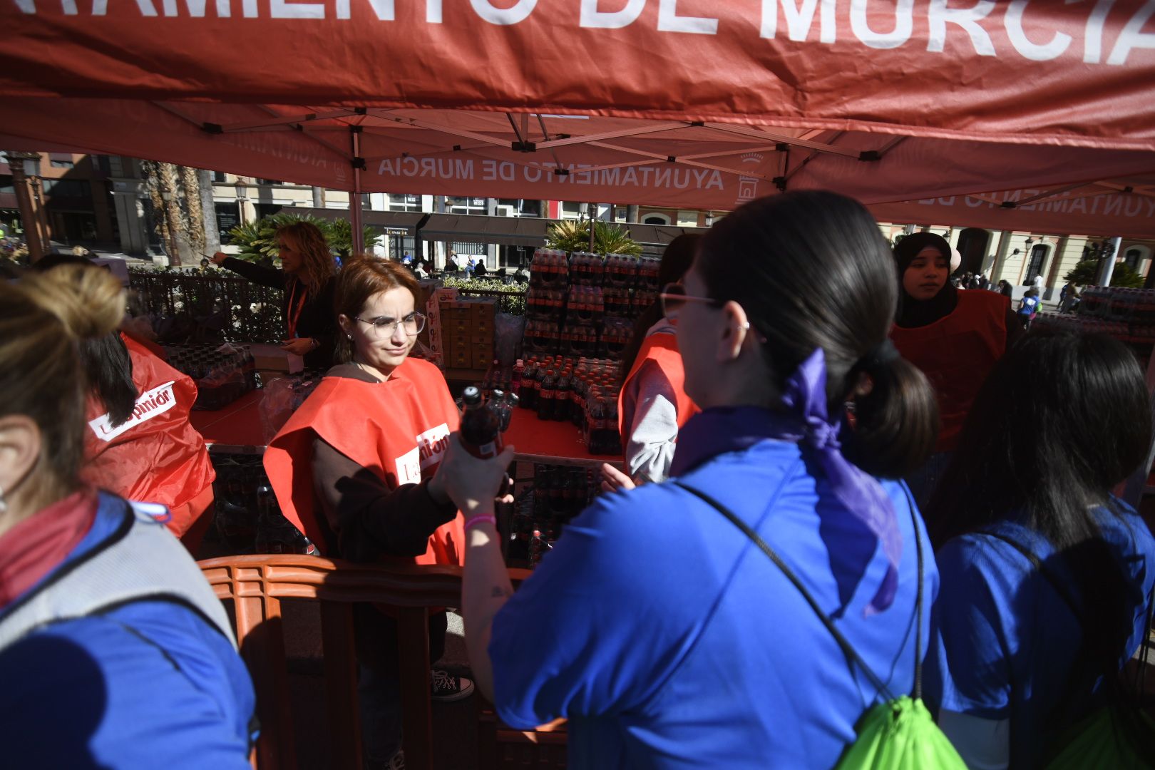 Imágenes de ambiente de la Carrera de la Mujer de Murcia