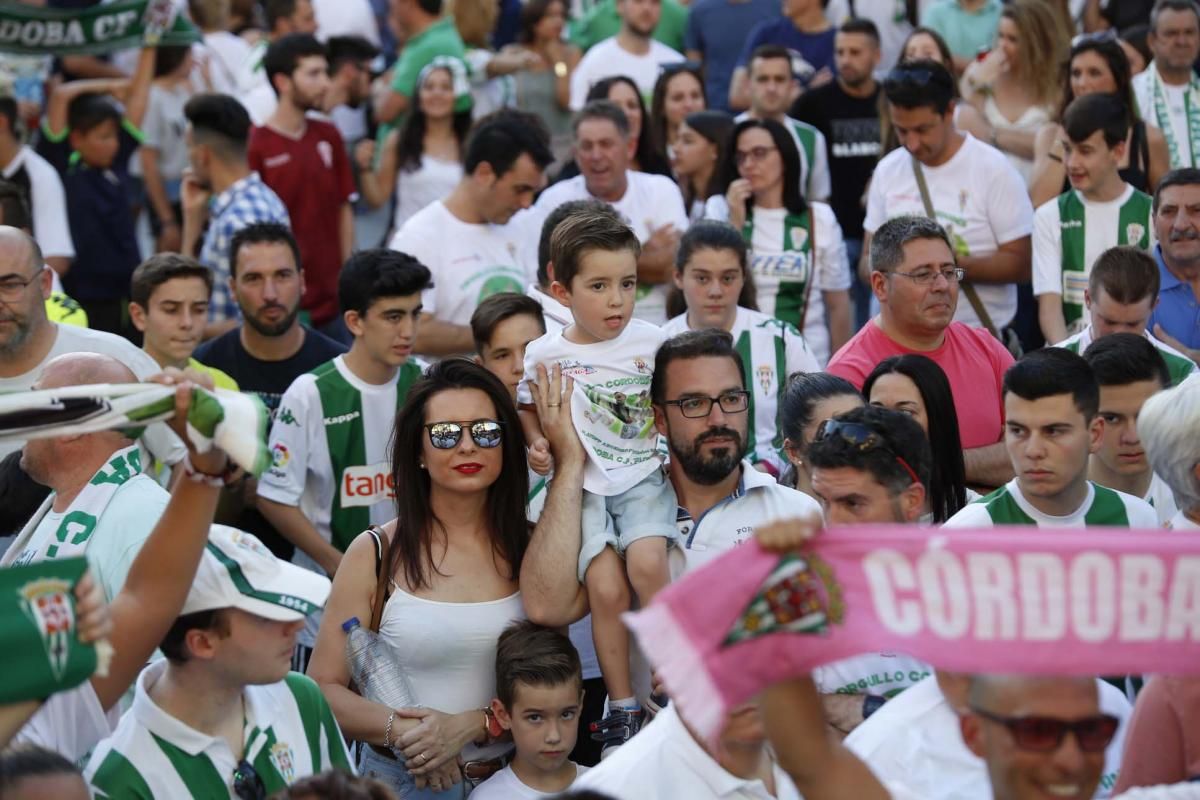 El Córdoba CF Futsal celebra el ascenso en Las Tendillas