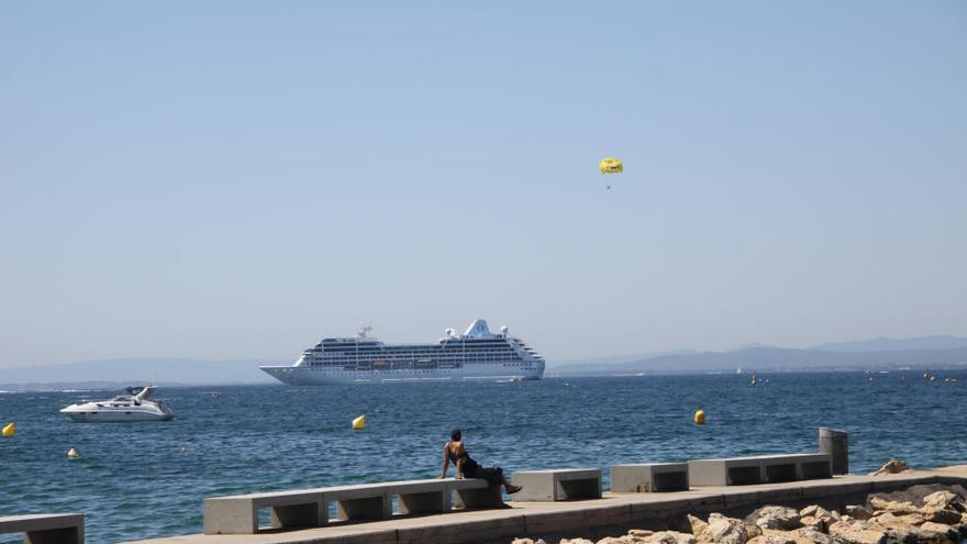 El Sirena d&#039;Oceania Cruises fa escala al Port de Roses per primer cop