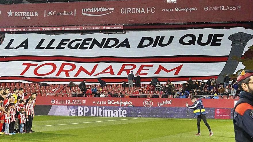 Un mosaic del partit contra l&#039;Oviedo, quan encara hi havia públic a Montilivi.