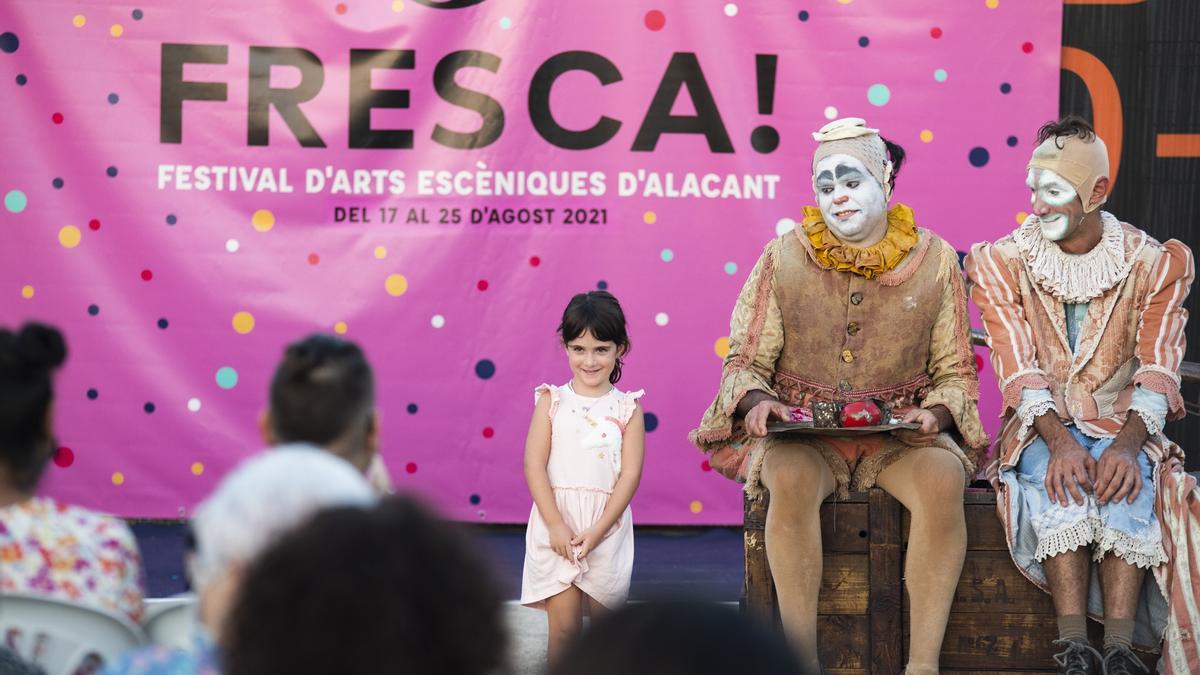 Representación de &quot;El gran final&quot;, de Bucraá Circus, en el festival Fresca!