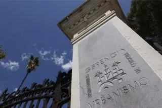 Urbanismo saca adelante el presupuesto que prevé 3 millones para el suelo de la base logística del Ejército