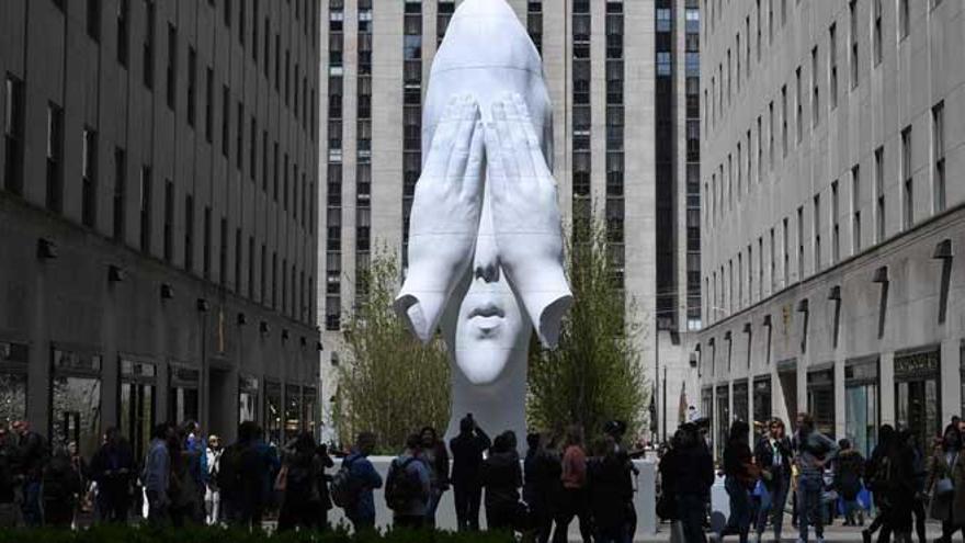 Monumental Plensa en el Rockefeller Center